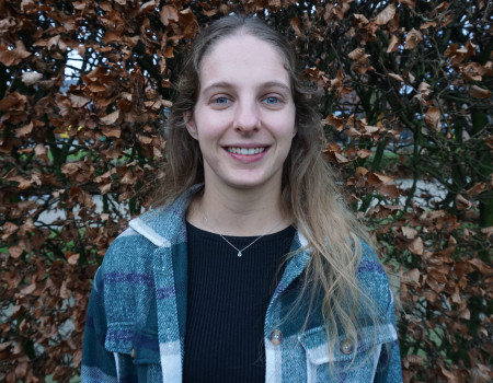Amy Viskens - is onze stafmedewerker en ondersteunt het team met haar kennis en frisse blik.